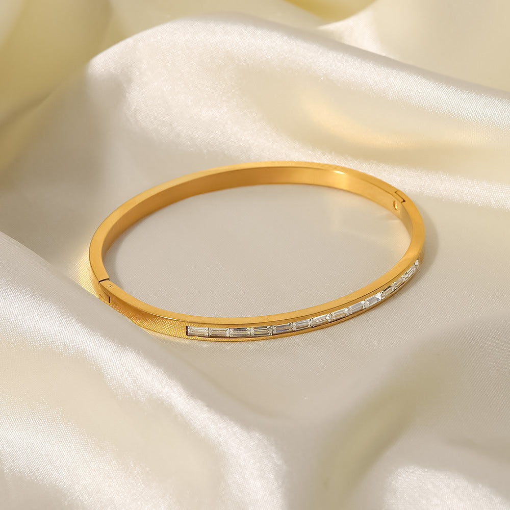 EWA™ | Bracciale Rigido con Zirconia Baguette